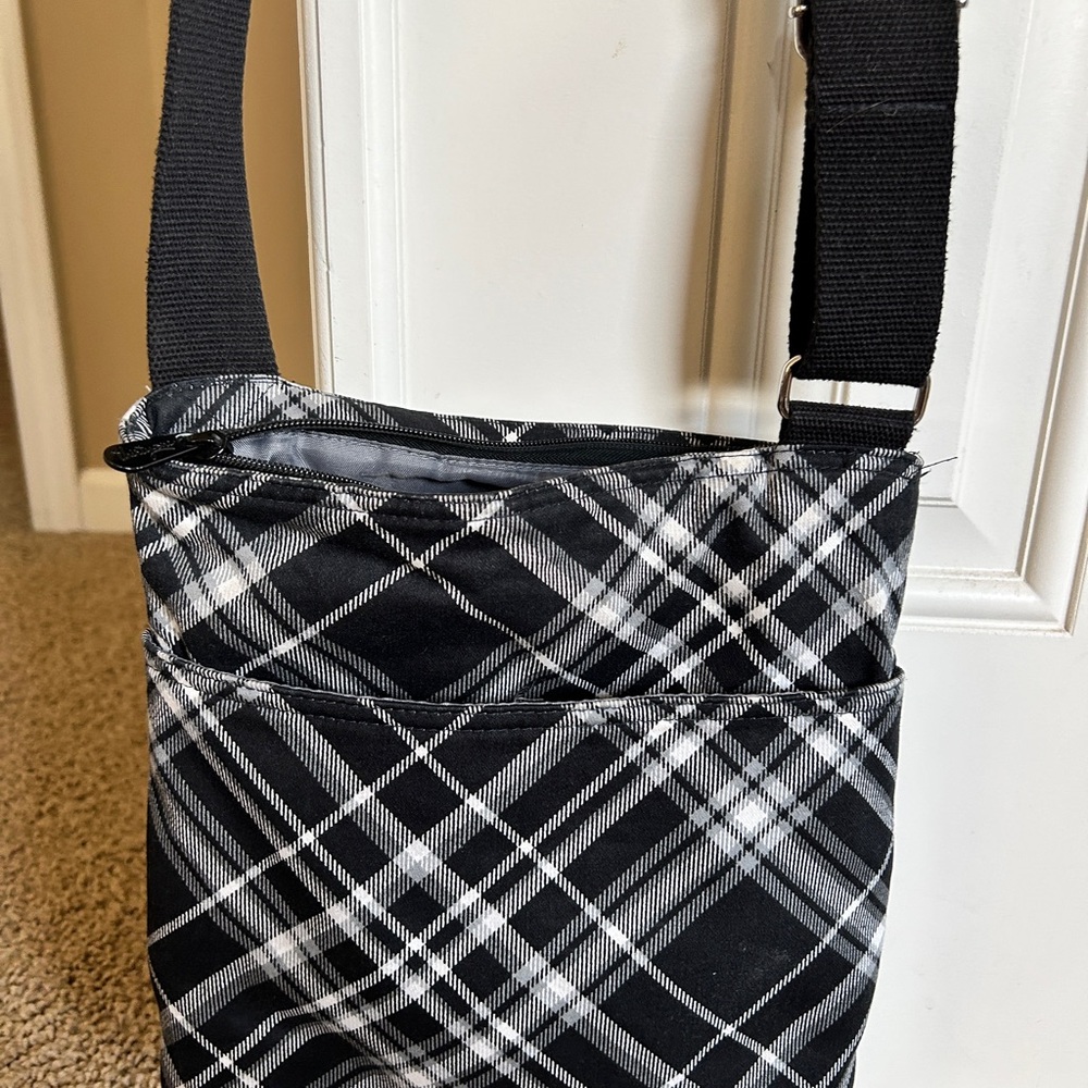 Thirty one crossbody purse
